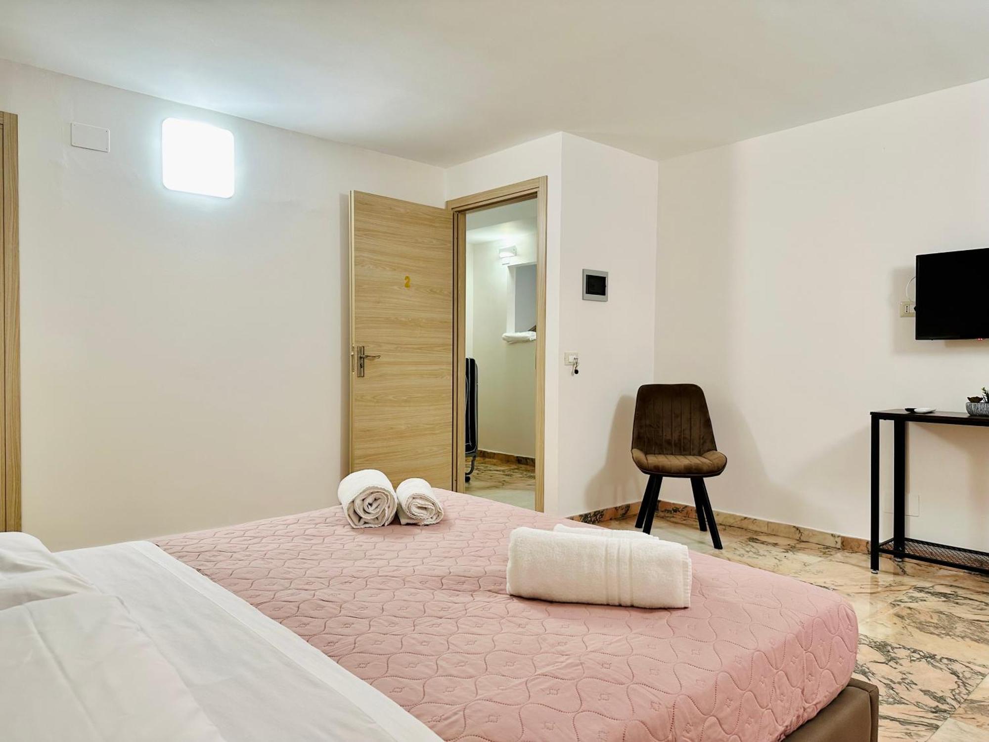 Unique Rooms In Centro Citta Bagno Privato E Climatizzatore Ragusa Exterior foto